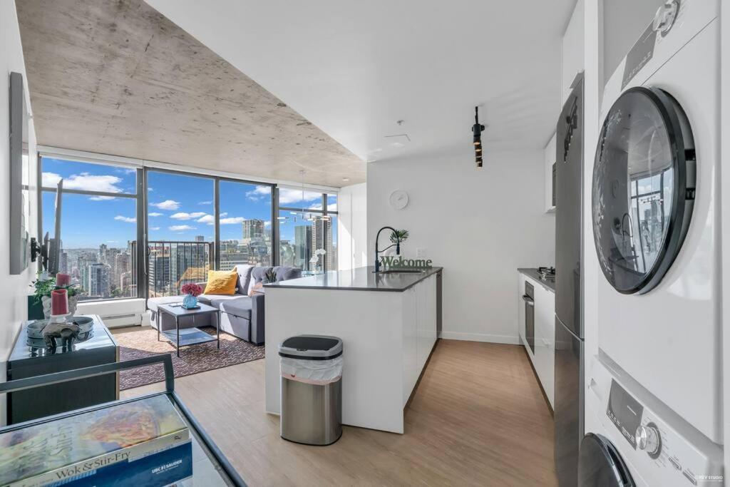 Skyview, 40Th Floor! 2Br Condo In Downtown Ванкувер Экстерьер фото